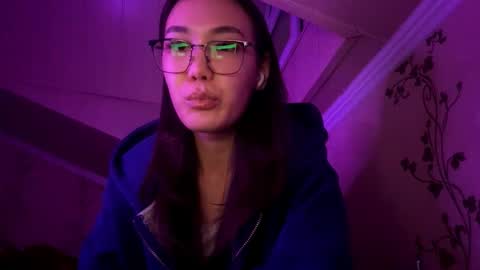 Snapshot of migdaliafenlon chatting on October 18, 2:29 pm Nova online show from October 18, 2:29 pm