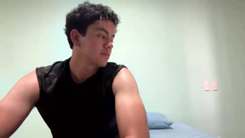 migguev online show from June 29, 8:31 pm