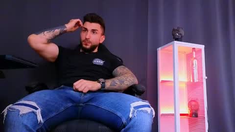 MightyAaron online show from March 7, 9:51 am