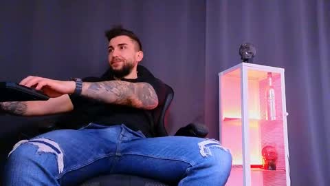 MightyAaron online show from March 8, 10:54 am