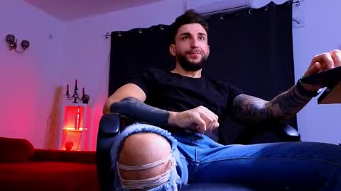 MightyAaron online show from November 19, 4:23 am