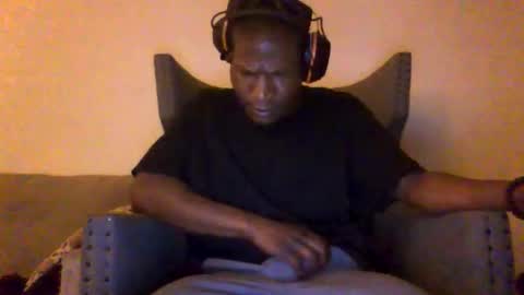 Snapshot of mightymandingo chatting on March 13, 12:17 am Mightymandingo online show from March 13, 12:17 am