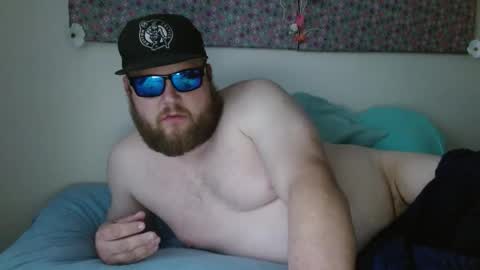 Snapshot of miguel320129 chatting on June 4, 10:43 am Miggy online show from June 4, 10:43 am