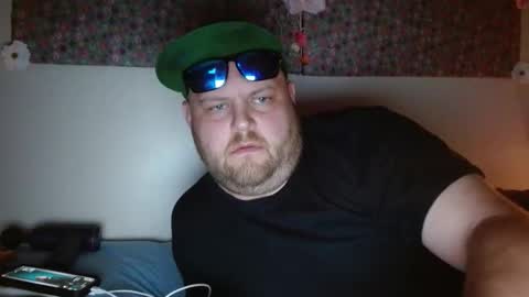 Snapshot of miguel320129 chatting on June 7, 4:05 am Miggy online show from June 7, 4:05 am