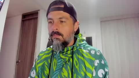 Snapshot of miguel_angeel_ chatting on May 18, 2:12 pm Miguel Angel online show from May 18, 2:12 pm