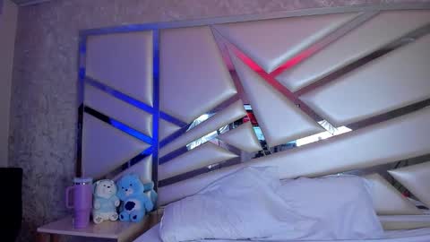 MIA 3 online show from November 5, 3:17 am