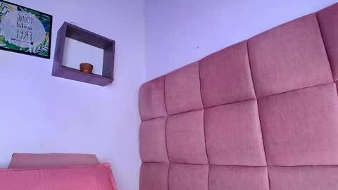 Snapshot of miia_01_ chatting on September 15, 11:54 am Mia online show from September 15, 11:54 am