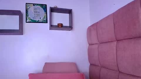 Snapshot of miia_01_ chatting on September 16, 11:55 am Mia online show from September 16, 11:55 am