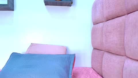 Snapshot of miia_01_ chatting on September 23, 11:57 am Mia online show from September 23, 11:57 am