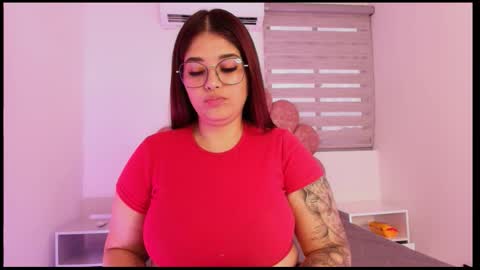 Snapshot of miia_01_ chatting on November 5, 12:16 pm Mia online show from November 5, 12:16 pm