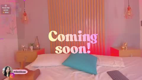 Mia online show from June 11, 11:30 am