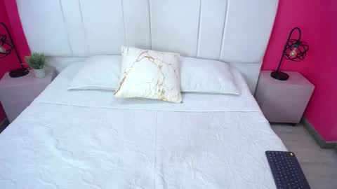 Snapshot of miia_colliins__ chatting on September 17, 12:40 pm Miia colliins   online show from September 17, 12:40 pm