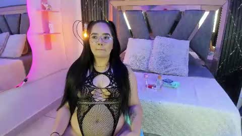miia_deluxe_ online show from June 22, 2:13 am
