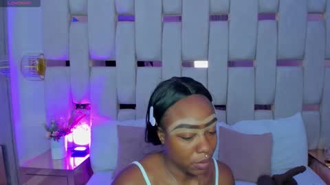 Miia Schwarz  online show from February 19, 9:00 pm