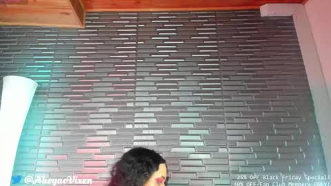 Snapshot of miia_zarate chatting on November 27, 9:22 am Ma - online show from November 27, 9:22 am