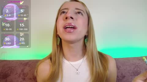 Snapshot of miiaa_doll chatting on November 15, 2:20 am MIIA online show from November 15, 2:20 am