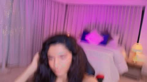 Mia online show from February 4, 6:36 am