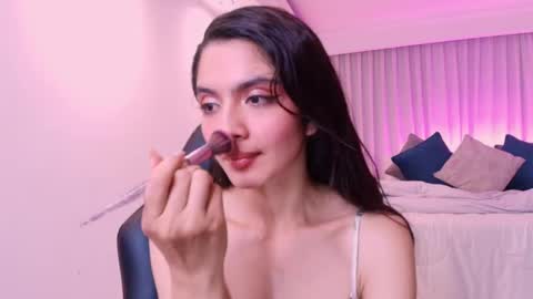 Mia online show from February 19, 7:17 am