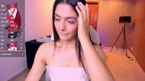 Mia online show from September 24, 11:02 am