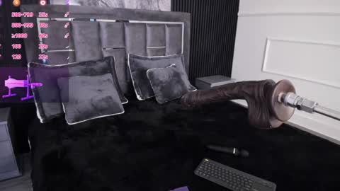 Snapshot of miiaamonroee chatting on January 14, 8:48 pm Mia Monroe online show from January 14, 8:48 pm