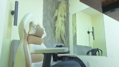 miiaboss online show from July 18, 3:49 pm