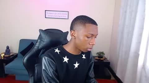 Snapshot of miiloo18 chatting on November 27, 8:44 pm Jordan online show from November 27, 8:44 pm