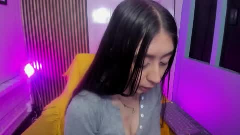 miilu  online show from December 19, 3:35 am