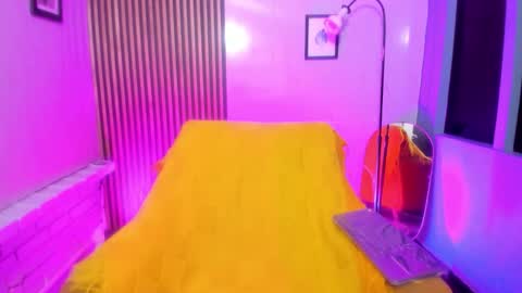 miilu  online show from February 8, 3:43 am