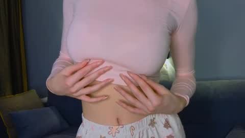 Snapshot of miiss_llindall chatting on March 12, 11:12 pm Adalinda online show from March 12, 11:12 pm