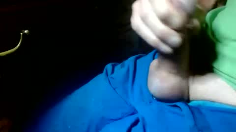 Snapshot of miister_macky chatting on September 15, 5:51 am miister macky online show from September 15, 5:51 am