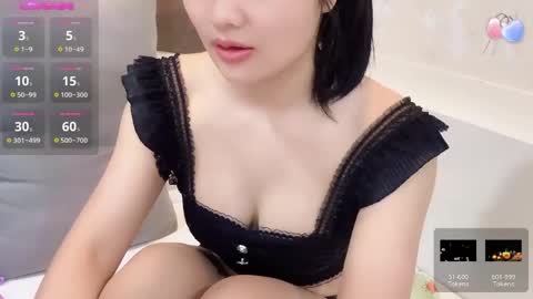 Snapshot of miixuuee chatting on June 2, 1:18 am Ema online show from June 2, 1:18 am