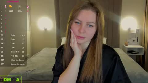 Snapshot of mika_bloom chatting on December 3, 2:19 am Mika online show from December 3, 2:19 am