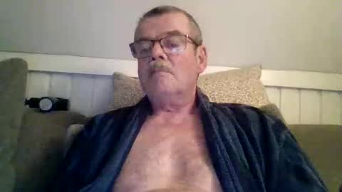 mikael42 online show from April 14, 6:14 pm