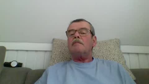 mikael42 online show from April 25, 12:52 pm