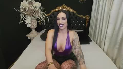 Snapshot of mikaelajensen chatting on February 27, 7:44 am Mikaela online show from February 27, 7:44 am