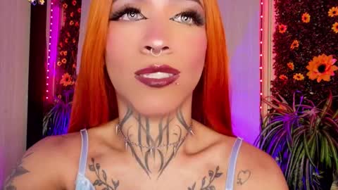 mikaelarangel online show from October 28, 4:05 am