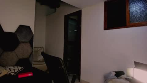 Snapshot of mikaelastonne chatting on April 25, 7:00 pm Mikaela blondie bigass online show from April 25, 7:00 pm