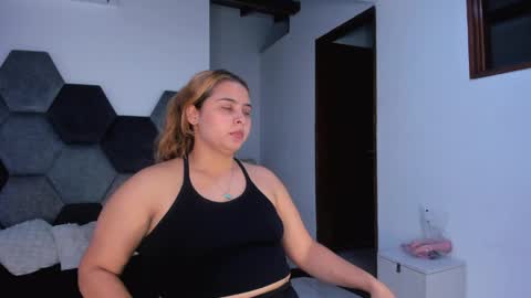 Snapshot of mikaelastonne chatting on April 26, 6:16 pm Mikaela blondie bigass online show from April 26, 6:16 pm