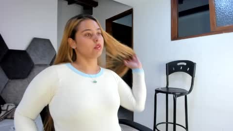Snapshot of mikaelastonne chatting on May 11, 6:49 pm Mikaela blondie bigass online show from May 11, 6:49 pm
