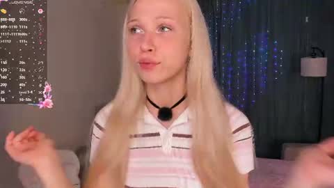 Snapshot of mikaelataron chatting on July 16, 7:53 pm Angel girl online show from July 16, 7:53 pm