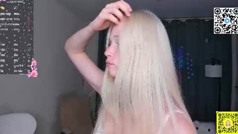 Snapshot of mikaelataron chatting on August 1, 7:24 pm Angel girl online show from August 1, 7:24 pm