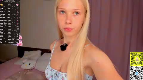 Snapshot of mikaelataron chatting on August 5, 7:55 am Angel girl online show from August 5, 7:55 am