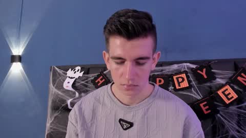 Snapshot of mikaelslow chatting on October 24, 4:09 am mikael online show from October 24, 4:09 am