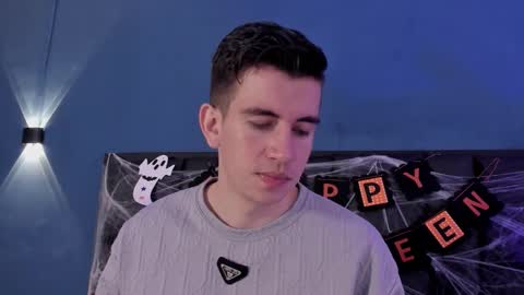 Snapshot of mikaelslow chatting on October 30, 3:52 am mikael online show from October 30, 3:52 am