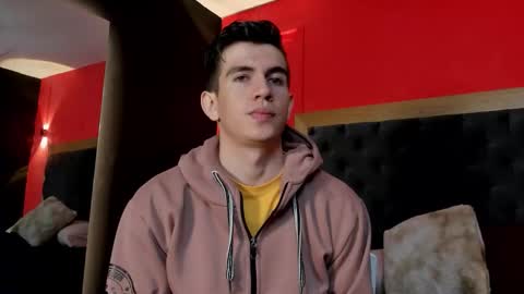 Snapshot of mikaelslow chatting on November 3, 8:21 pm mikael online show from November 3, 8:21 pm