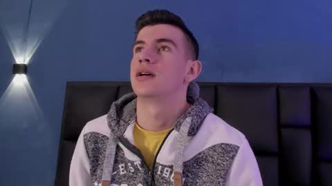 Snapshot of mikaelslow chatting on November 11, 3:50 am mikael online show from November 11, 3:50 am