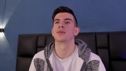 Snapshot of mikaelslow chatting on November 13, 4:33 am mikael online show from November 13, 4:33 am