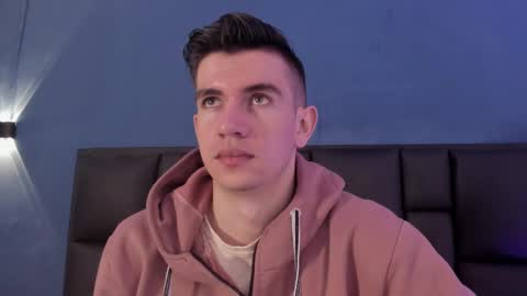 Snapshot of mikaelslow chatting on November 18, 3:34 am mikael online show from November 18, 3:34 am