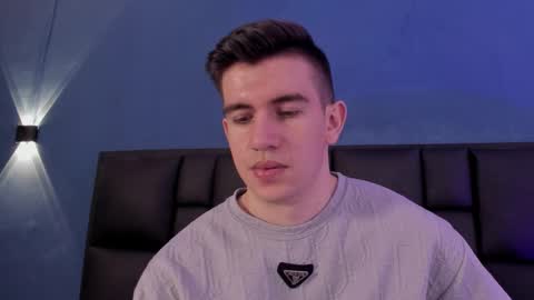 Snapshot of mikaelslow chatting on November 22, 5:17 am mikael online show from November 22, 5:17 am