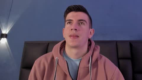 Snapshot of mikaelslow chatting on November 23, 4:23 am mikael online show from November 23, 4:23 am